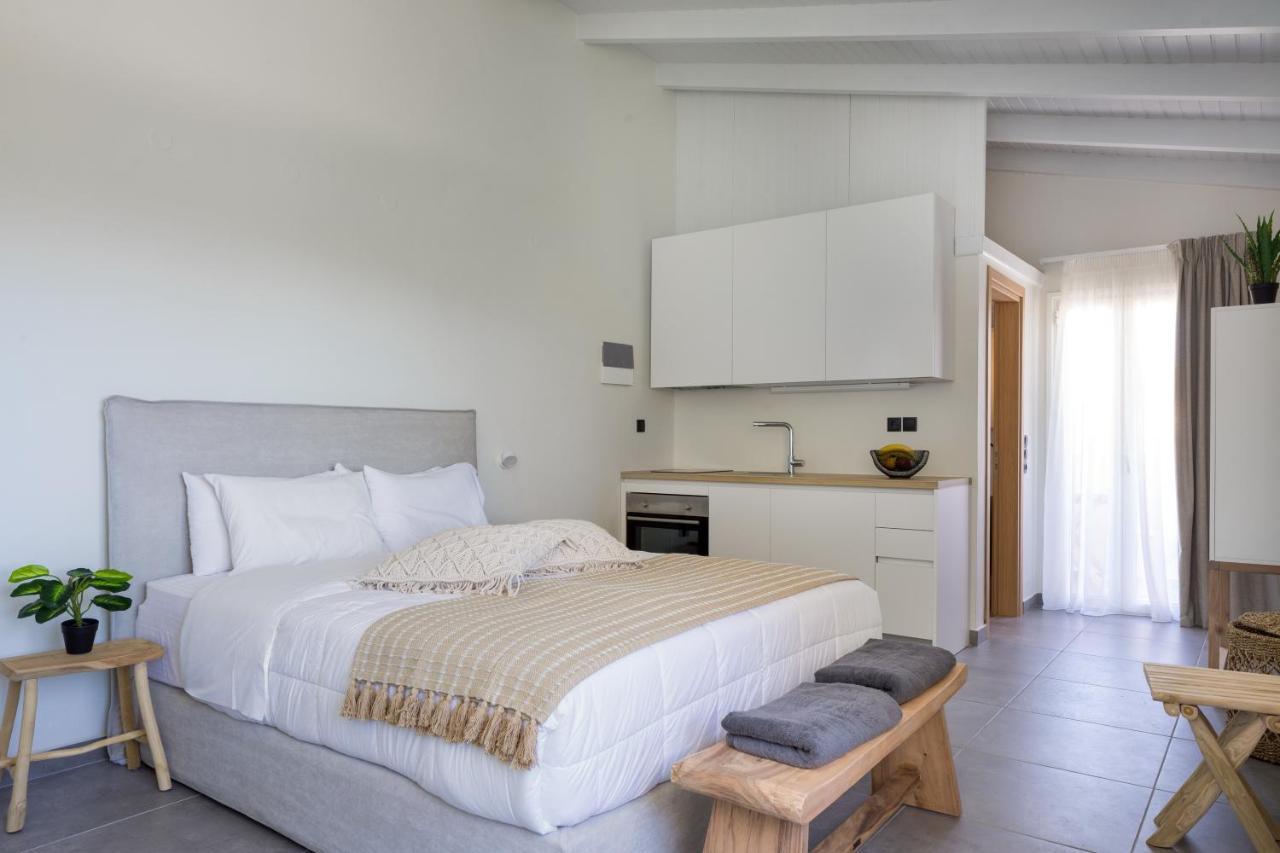 S U E N O - Studios And Apartments, With Shared Pool كاتو ذاراتسو المظهر الخارجي الصورة