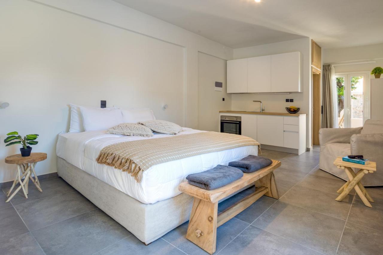 S U E N O - Studios And Apartments, With Shared Pool كاتو ذاراتسو المظهر الخارجي الصورة