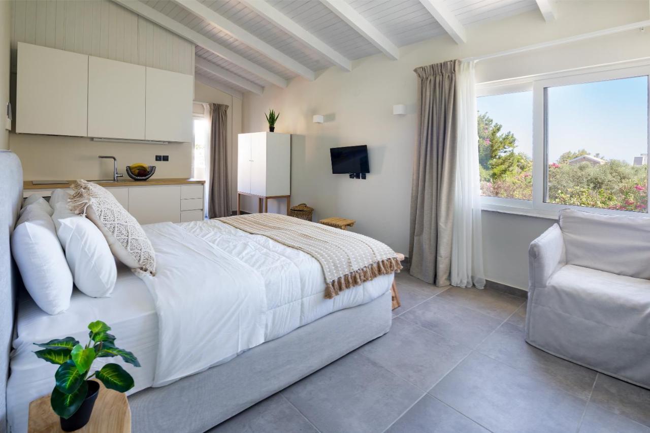 S U E N O - Studios And Apartments, With Shared Pool كاتو ذاراتسو المظهر الخارجي الصورة