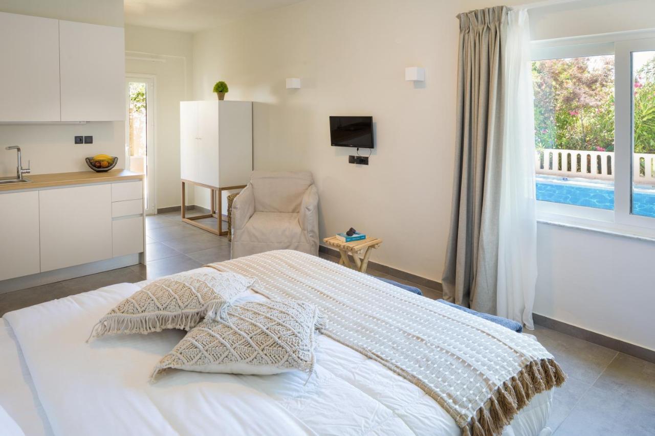 S U E N O - Studios And Apartments, With Shared Pool كاتو ذاراتسو المظهر الخارجي الصورة