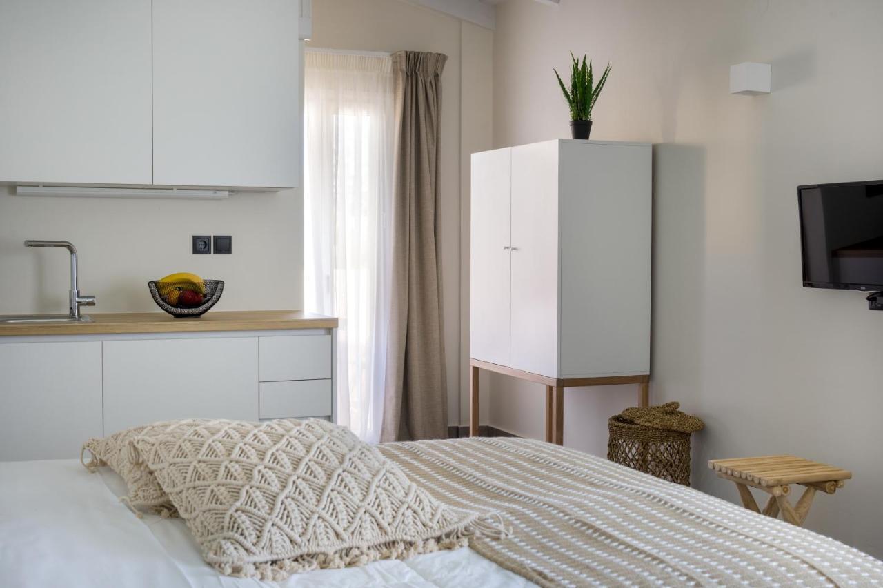 S U E N O - Studios And Apartments, With Shared Pool كاتو ذاراتسو المظهر الخارجي الصورة