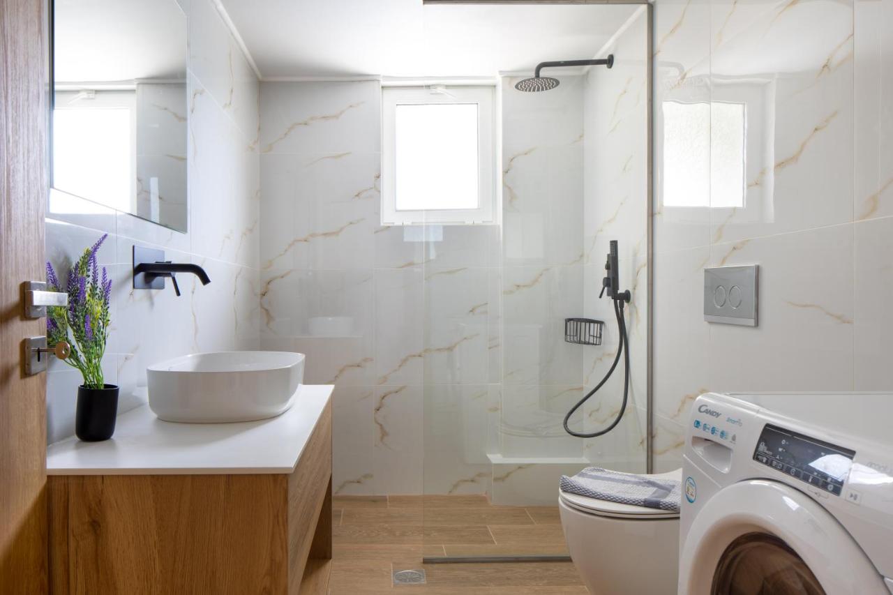 S U E N O - Studios And Apartments, With Shared Pool كاتو ذاراتسو المظهر الخارجي الصورة