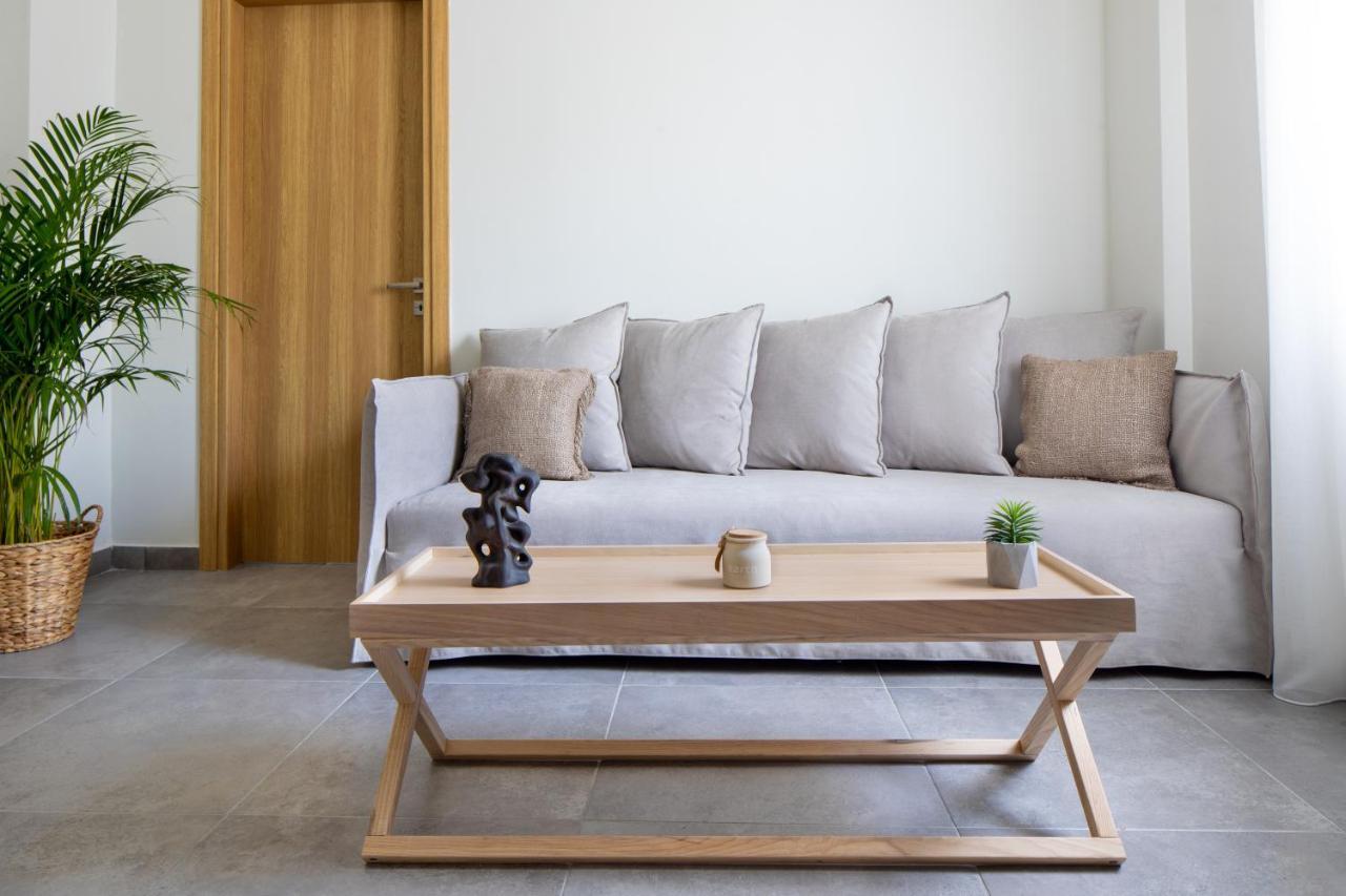 S U E N O - Studios And Apartments, With Shared Pool كاتو ذاراتسو المظهر الخارجي الصورة