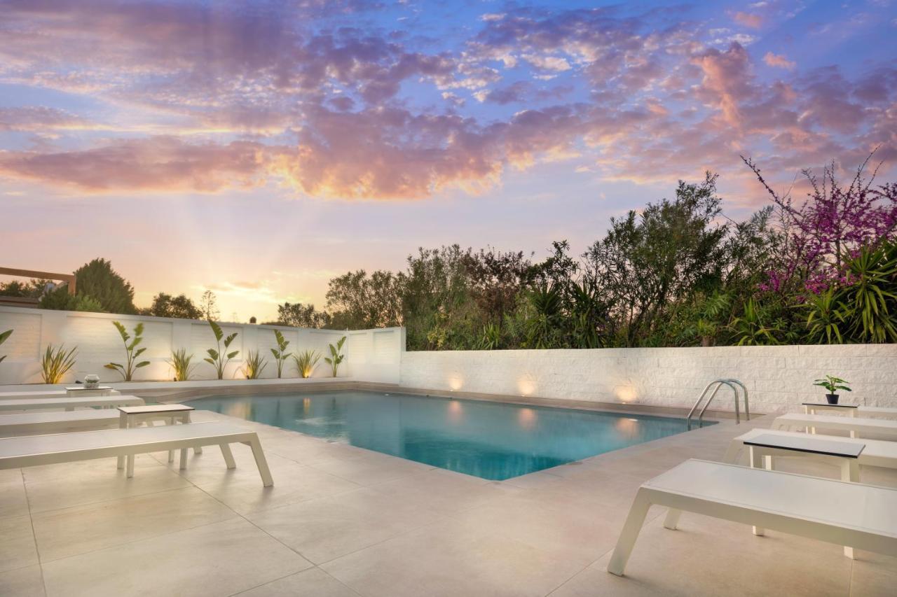 S U E N O - Studios And Apartments, With Shared Pool كاتو ذاراتسو المظهر الخارجي الصورة