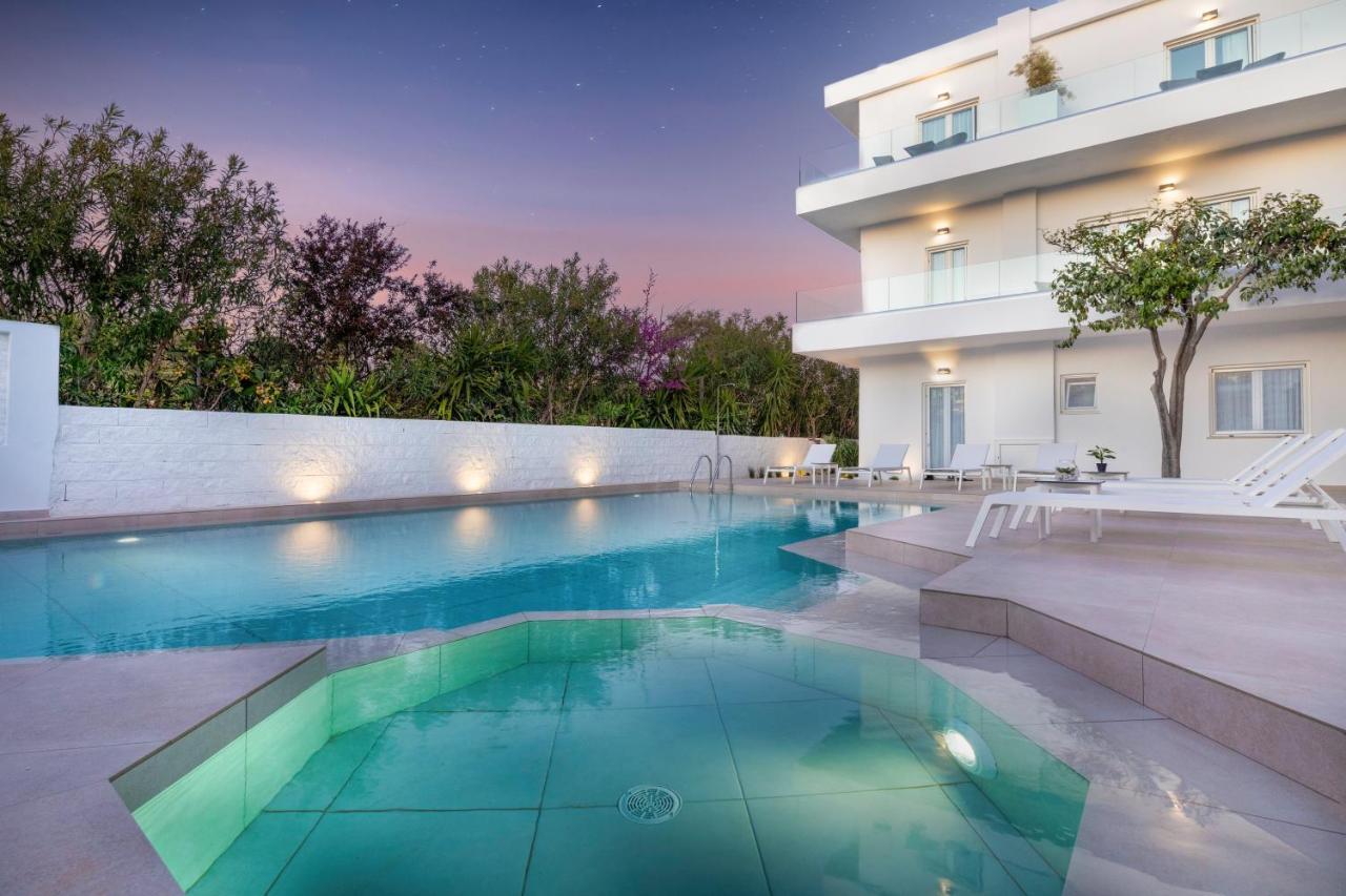 S U E N O - Studios And Apartments, With Shared Pool كاتو ذاراتسو المظهر الخارجي الصورة