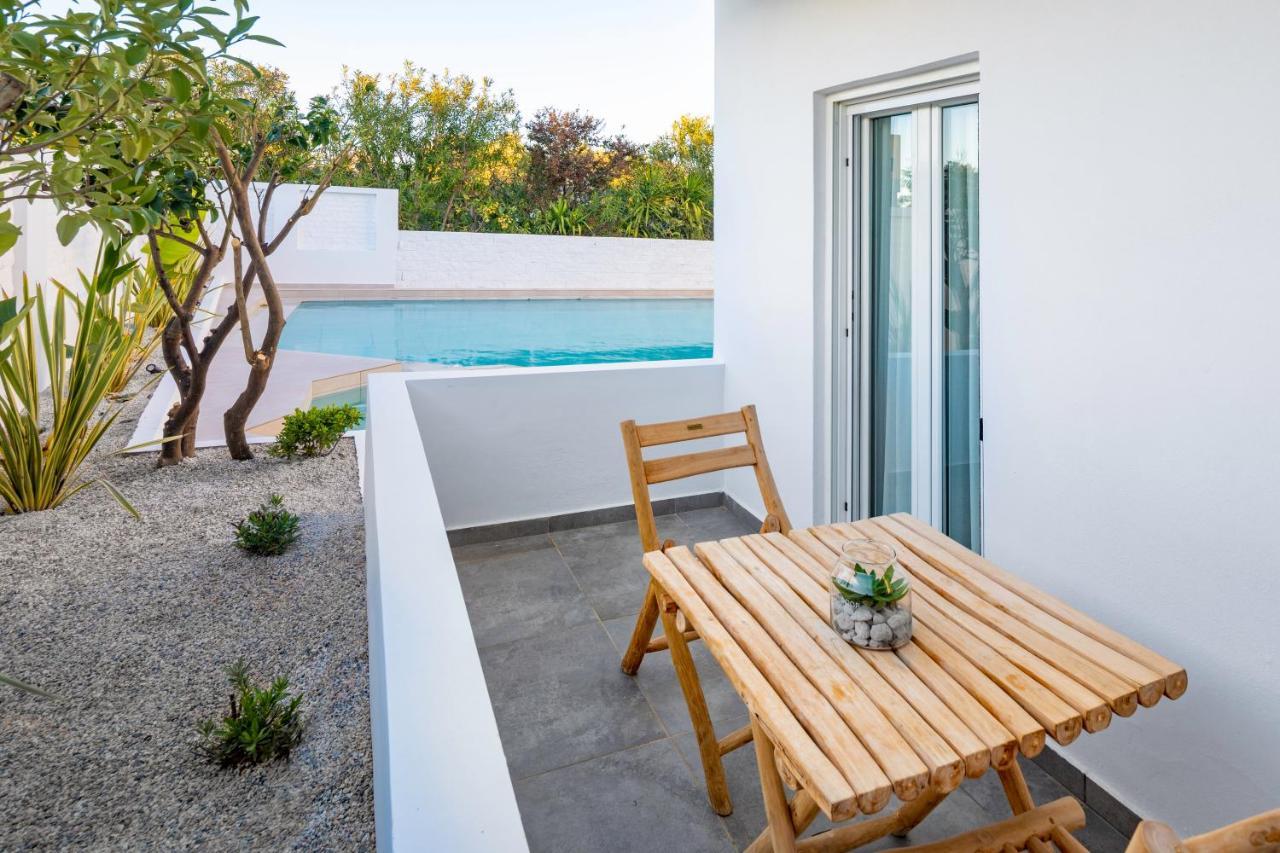 S U E N O - Studios And Apartments, With Shared Pool كاتو ذاراتسو المظهر الخارجي الصورة